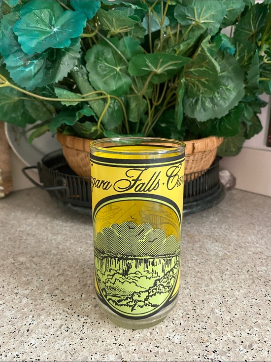 Source Unknown Other - LIKE NEW Vintage “Niagara Falls Canada” Souvenir Tumbler
